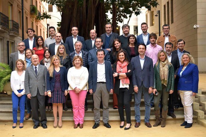 El grupo popular en las Corts en su jornada parlamentaria