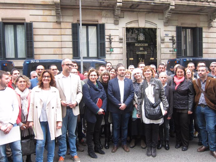 Alcaldes concentrados contra un recurso del Gobierno central en el TC