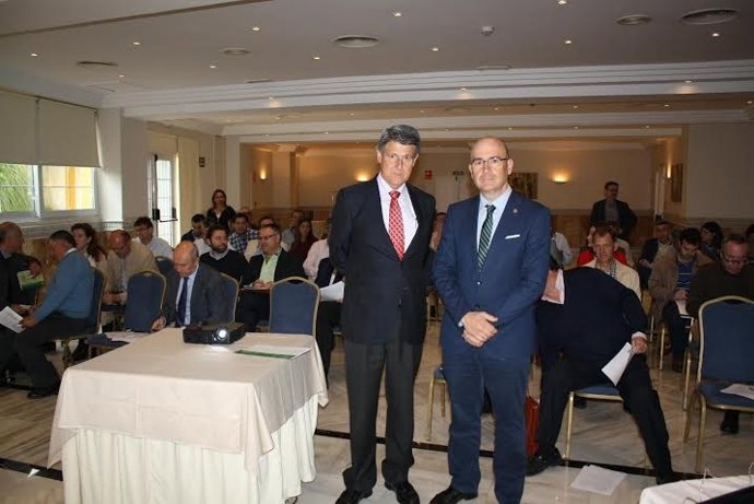 Carmona (dcha.) y Sánchez durante el encuentro mantenido