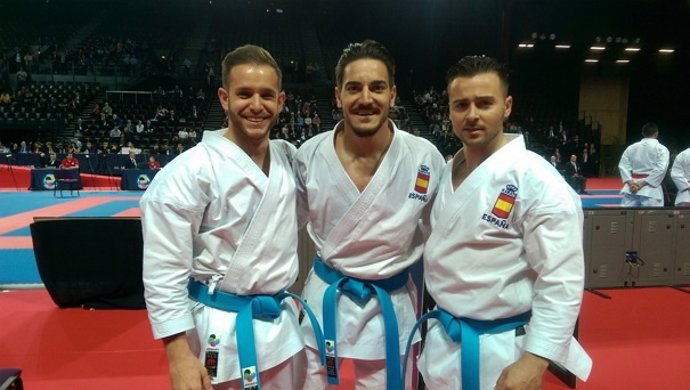 El equipo español masculino de katas en el Europeo de kárate