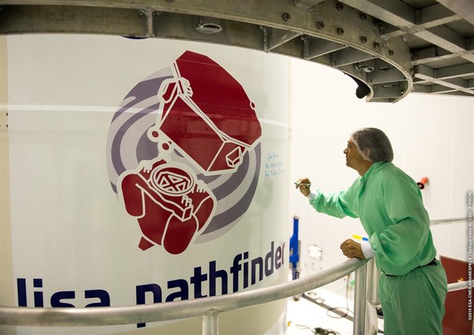 García trabajando en el Lisa Pathfinger