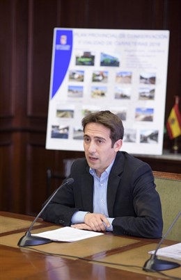 Liria ha explicado que se mejorará la iluminación urbana en 22 municipios.