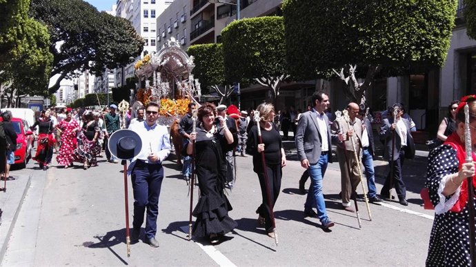 El alcalde de Almería despide a la Hermandad del Rocío