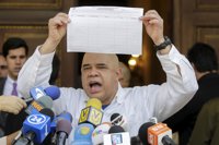 El secretario de la MUD exige que se active el mecanismo del referendo revocatorio contra