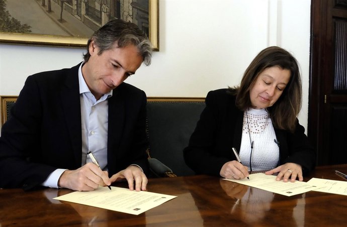 Firma del convenio para las prácticas