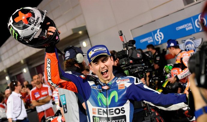 Jorge Lorenzo celebrando en parque cerrado su victoria en Qatar