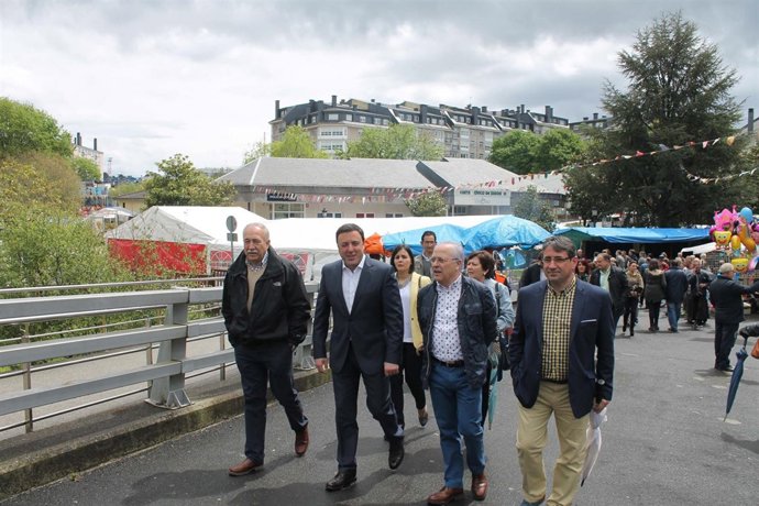 El presidente de la Diputación de A Coruña, Valentín González, en Sigüeiro