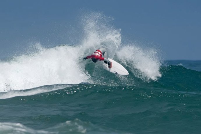 El cántabro Patrick Mainstone fue el mejor sobre las olas de Canallave