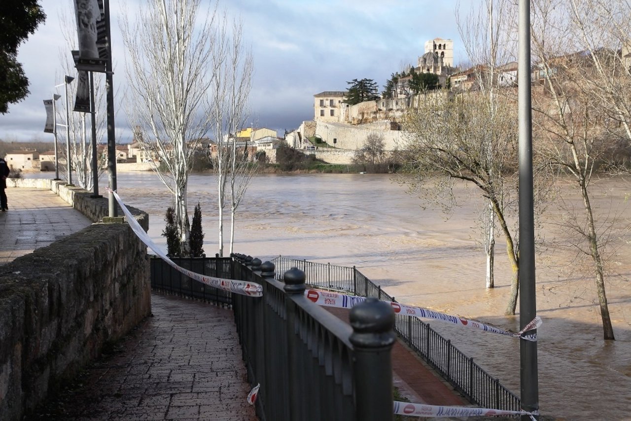 Crecida del Duero a su paso por Zamora