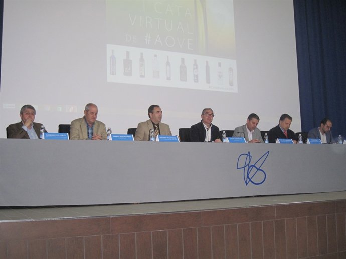 Presentación de las catas virtuales por el Día de Internet