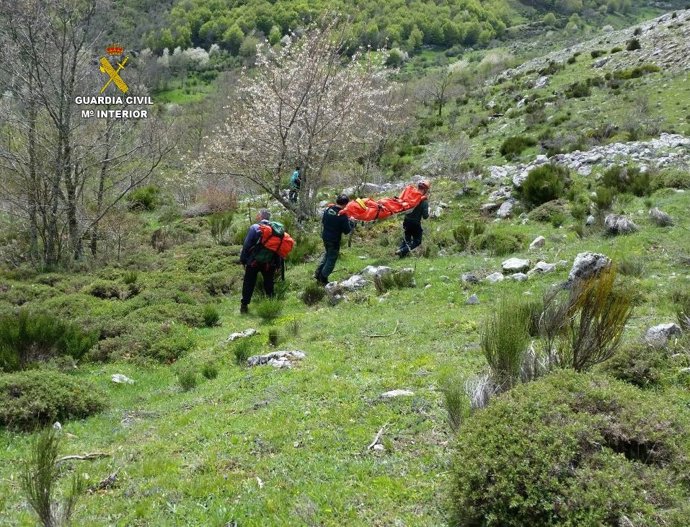 NP RESCATE A UNA SENDERISTA