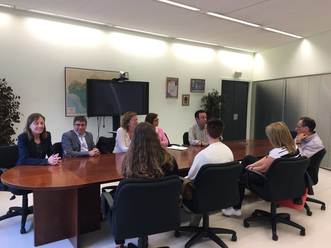 Fernández reunida con los docentes del programa Erasmus+