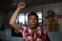 Duterte da por hecha su victoria en las presidenciales y tiende la mano a sus rivales