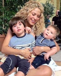 Shakira con sus dos hijos, Milan y Sasha