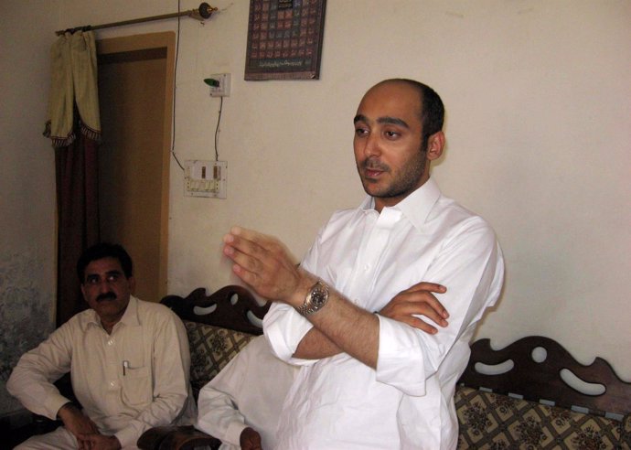 Alí Haider Gilani habla en un acto en Multán