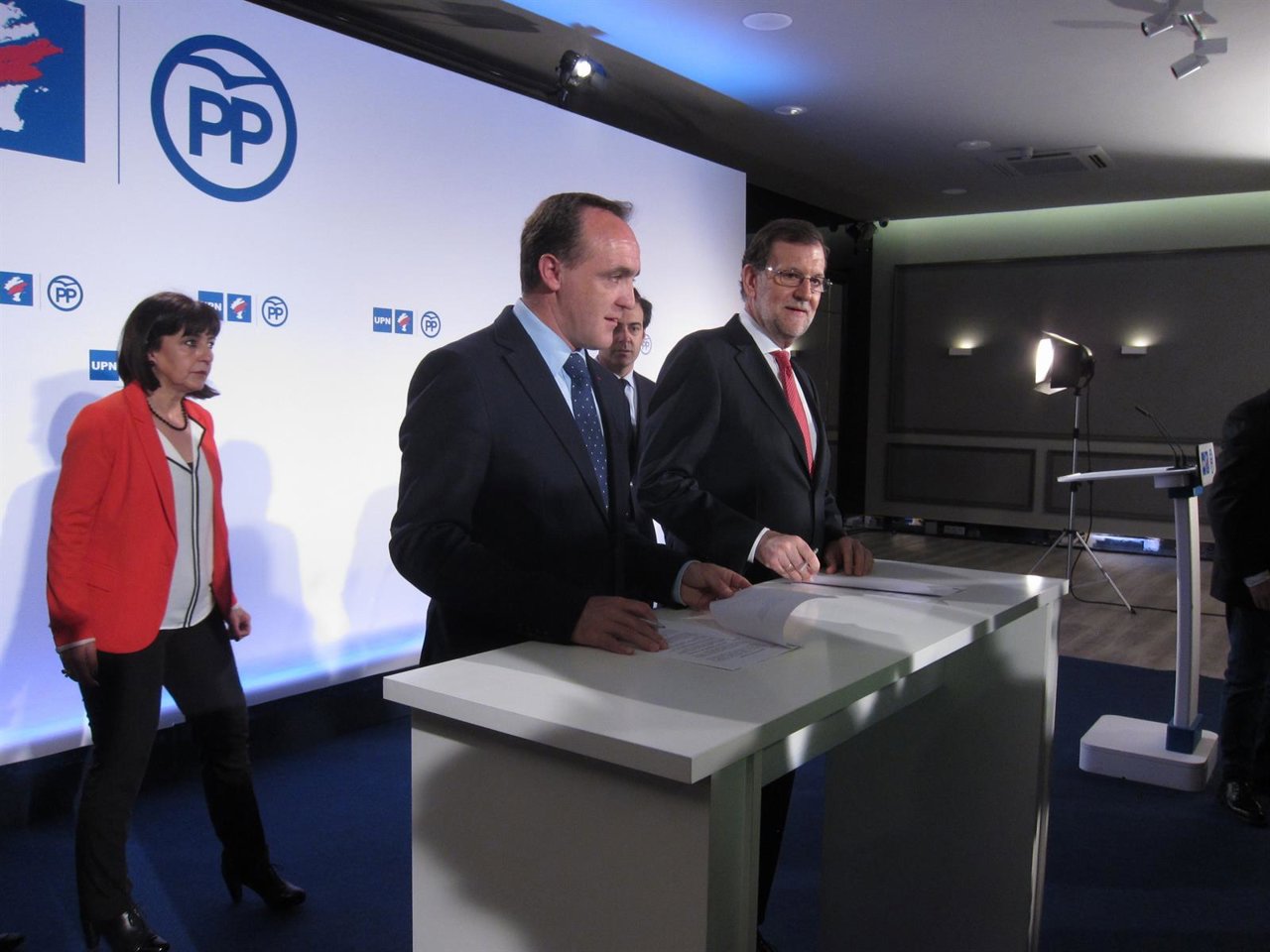 Javier Esparza y Mariano Rajoy.