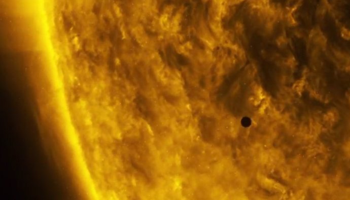 Mercurio pasa por delante del Sol