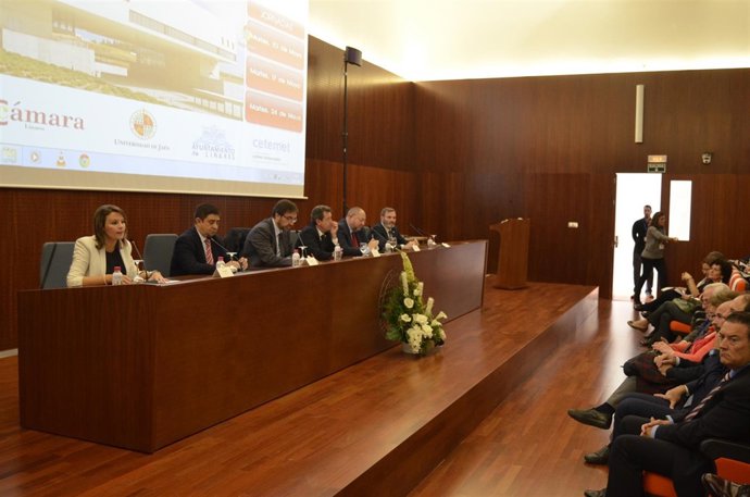 Cobo (1i) interviene en las jornadas Campus del Conocimiento.