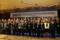 OMT prevé que las llegadas de turistas internacionales alcancen los 1.800 millones en 2030