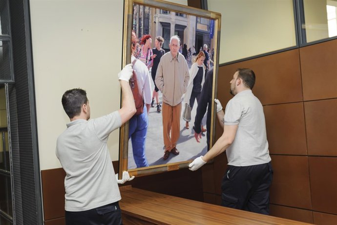 Retrato de Juan Goytisolo en la Biblioteca Nacional