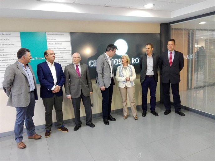 Majo en la visita a Cementos Tudela Veguín