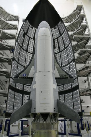 X-37B colocado sobre el cohete Atlas V