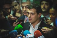 Rivera viaja hoy a Grecia para conocer la situación de los refugiados