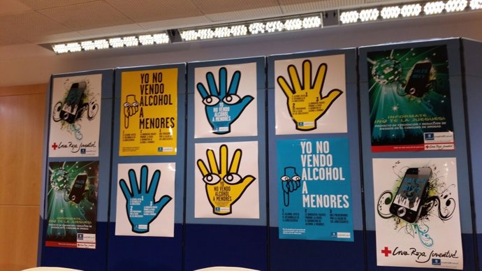 Carteles de la campaña del Ayuntamiento para prevenir consumo de alcohol