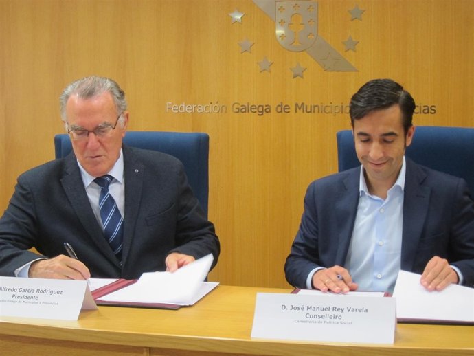 Firma del convenio entre Fegamp y Política Social