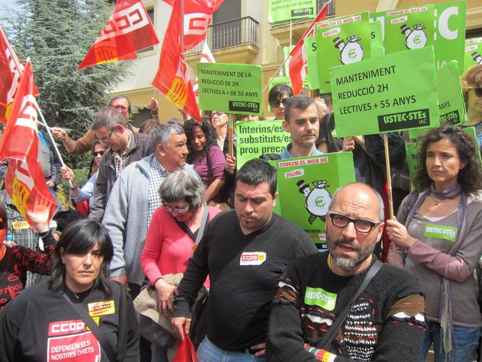 Sindicatos abandonan el encierro en la Conselleria de Enseñanza