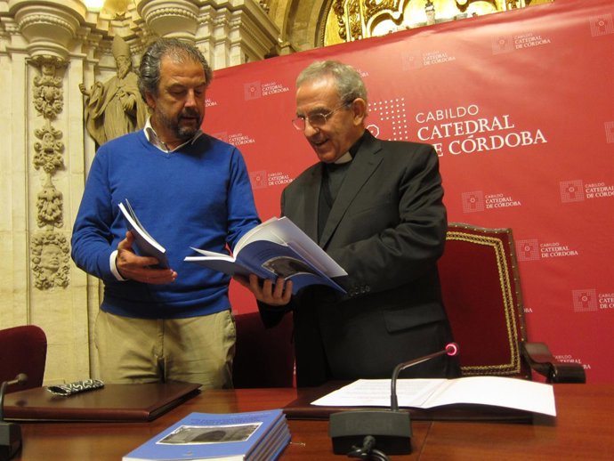 Manuel Pérez Moya y el arquitecto Francisco Javier Vázquez Teja