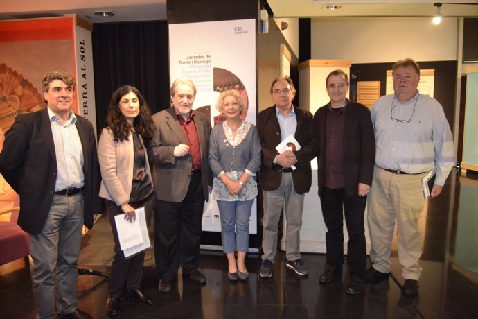 Parte del equipo de la publicación de 'Teatre i Municipi a Catalunya'