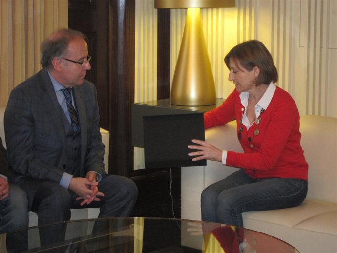 Jordi Domingo (portavoz de Constituïm) Carme Forcadell (pta.Parlament)
