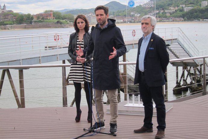 Andrea Levy, Borja Semper y Juan Carlos Cano