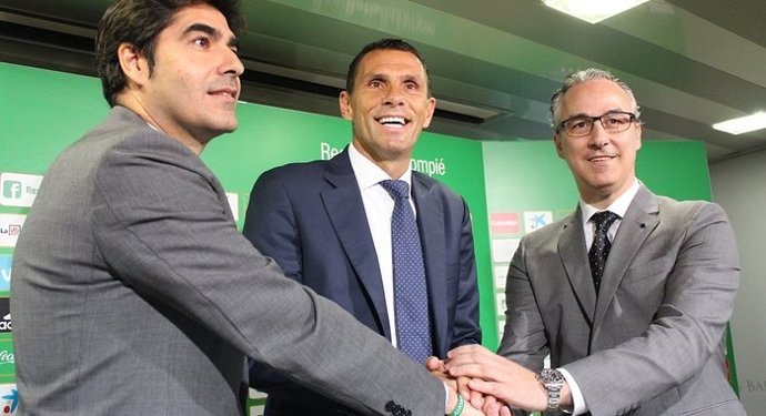 Gustavo Poyet, presentado en el Betis
