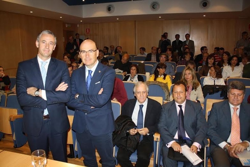 Carmona (dcha.) y Marañón durante la inauguración de la jornadas