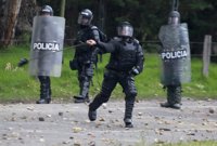 Despiden a más de 1.400 agentes para depurar la Policía de Colombia