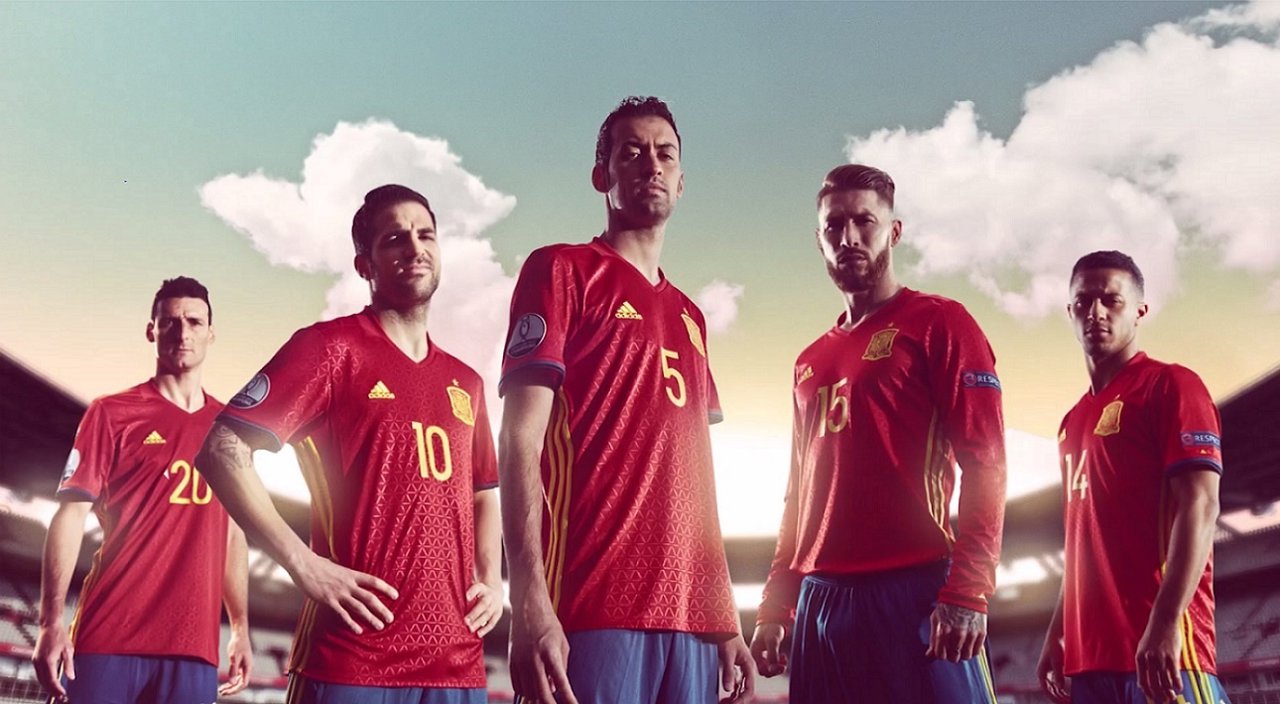 La selección española protagoniza la última campaña de Cruzcampo
