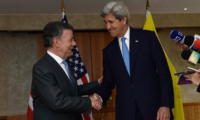 Juan Manuel Santos y John Kerry