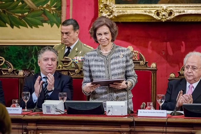 Doña Sofía/ Ángel Pérez Meca