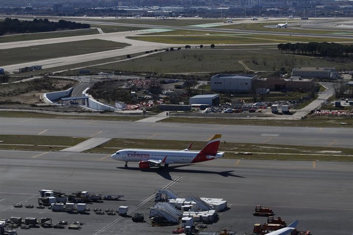 Motor de avión, ala de avión, flaps, slats, Iberia Express