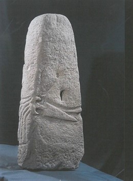 Estatua-estela de Salcedo