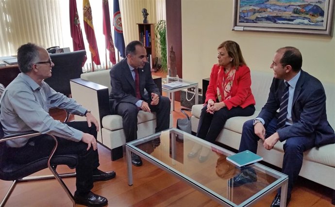La consejera de Educación se reúne con el rector de la UPCT
