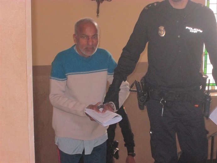 El acusado a su llegada a la Audiencia de Jaén