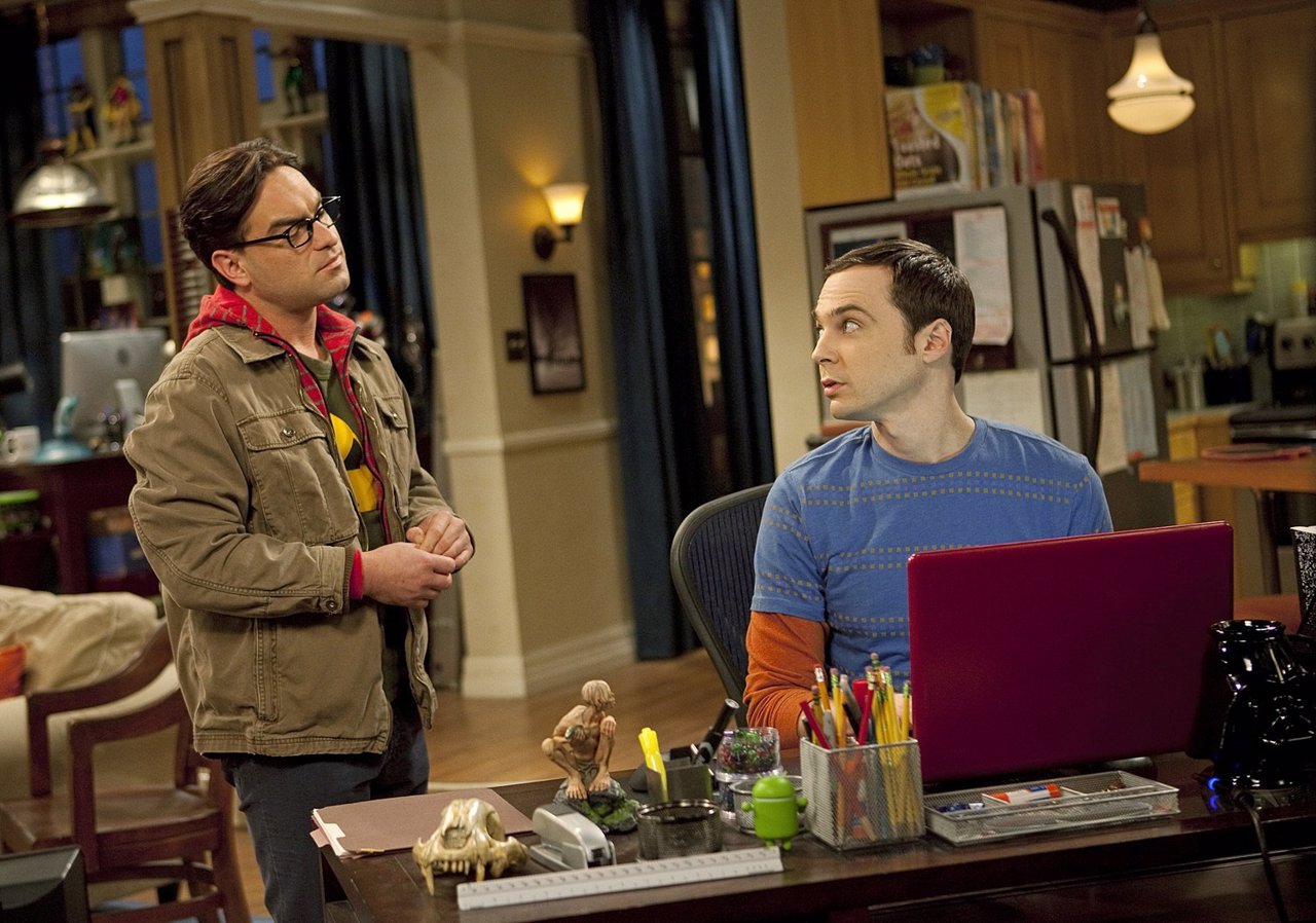 Sheldon y Leonard en The Big Bang Theory