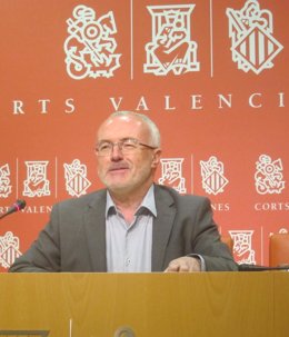 El portavoz de Podemos en las Corts, Antonio Montiel, en imagen de archivo