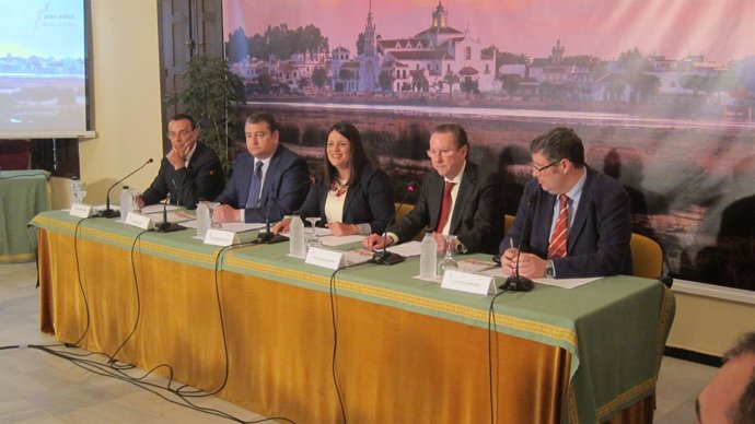 Presentación del Plan Aldea en El Rocío (Huelva).