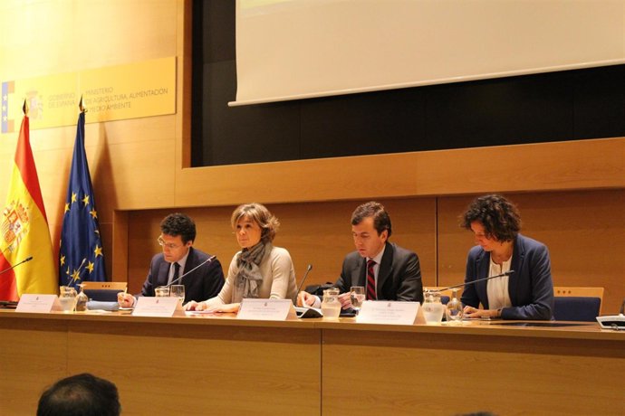 La ministra de Agricultura Alimentación y Medio Ambiente en funciones