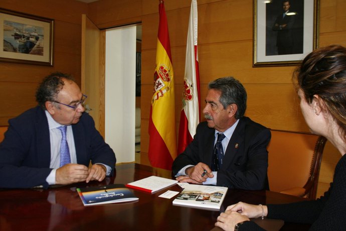 Revilla con directivo Carrefour