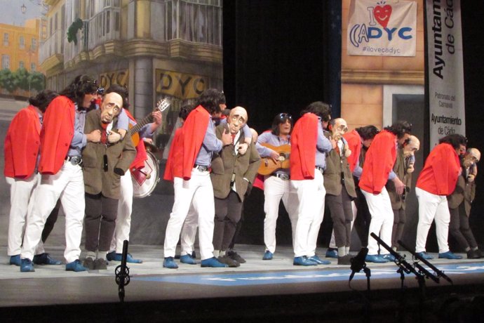 Chirigota 'Si me pongo pesao me lo dices', del Carnaval de Cádiz 2016